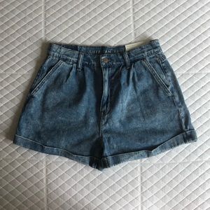 American Eagle Mom Short